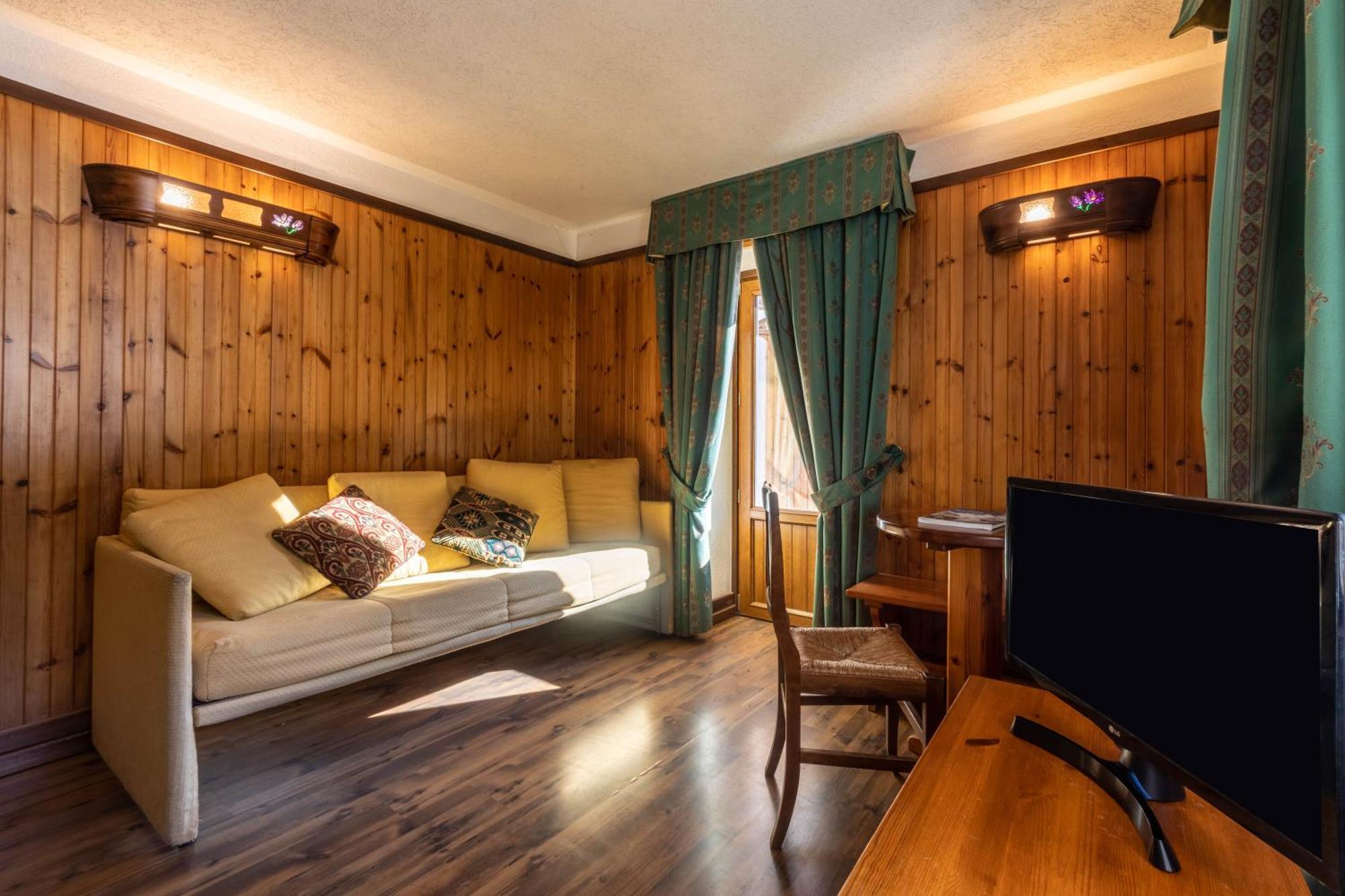 Hotel Bouton D'Or - Cogne Exteriör bild