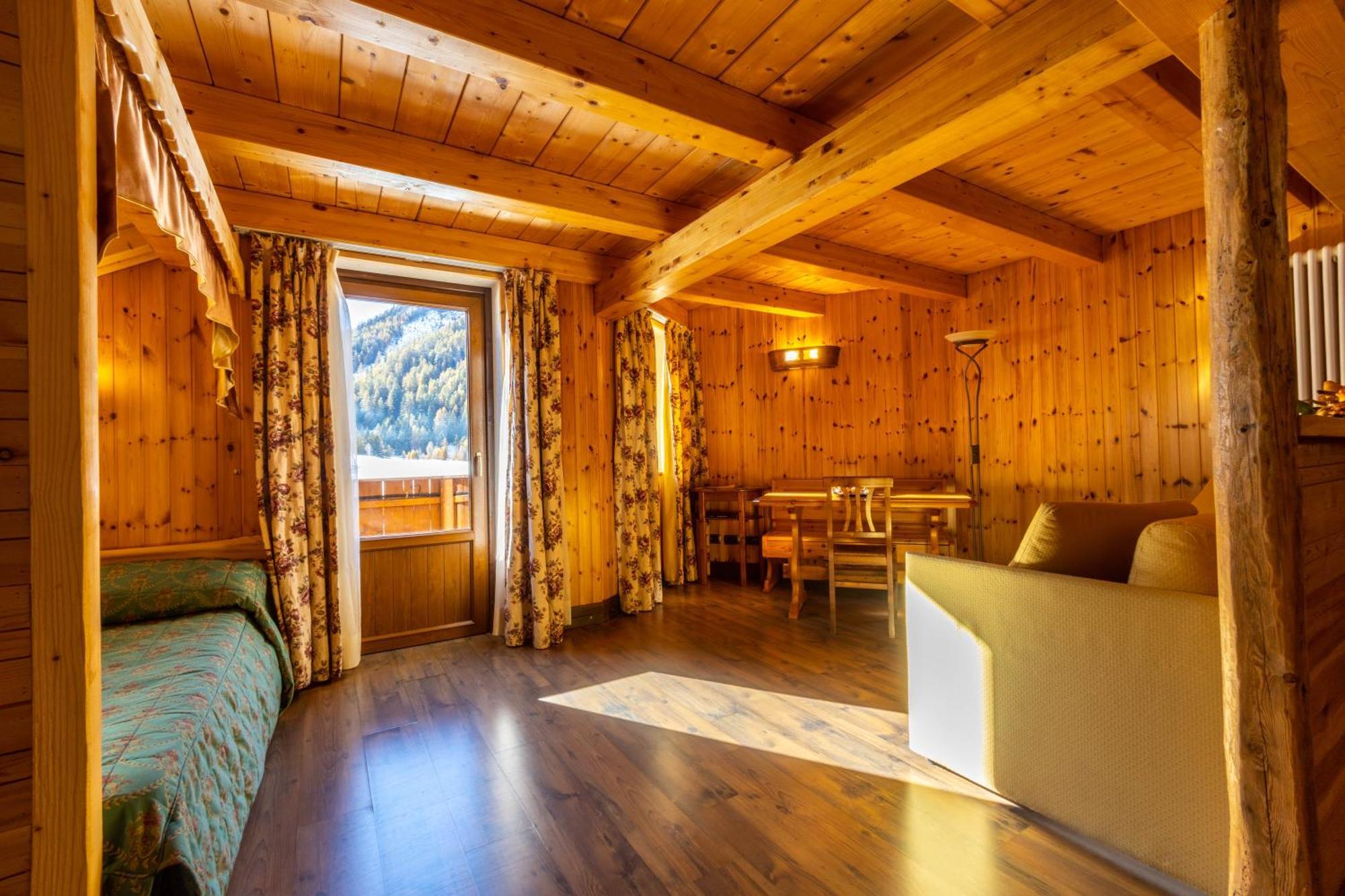 Hotel Bouton D'Or - Cogne Exteriör bild