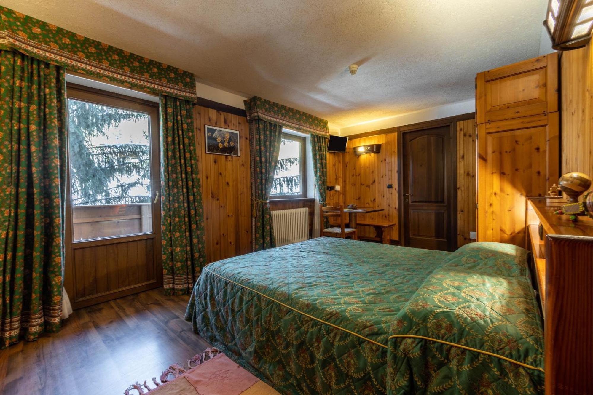 Hotel Bouton D'Or - Cogne Exteriör bild