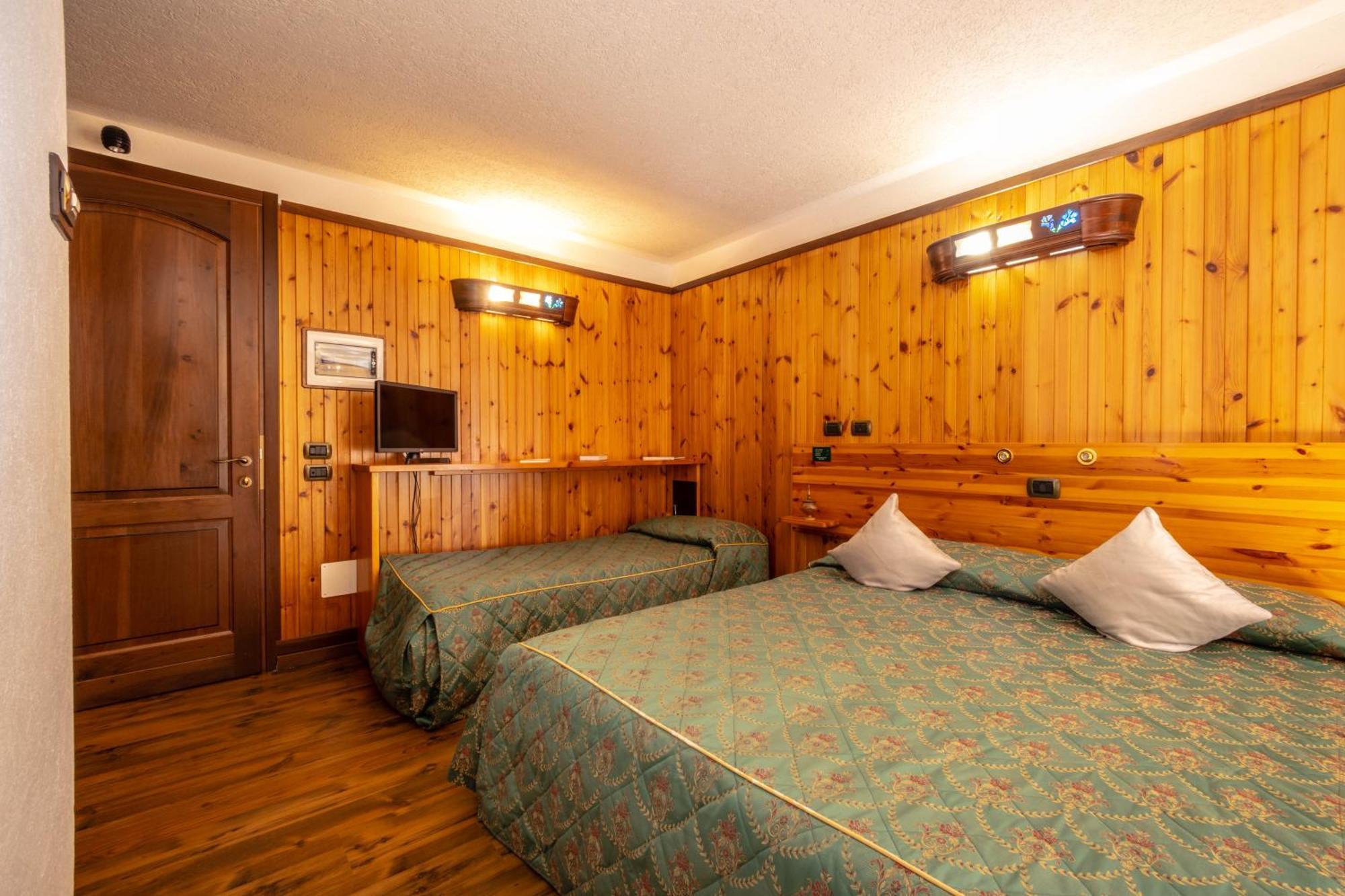 Hotel Bouton D'Or - Cogne Exteriör bild