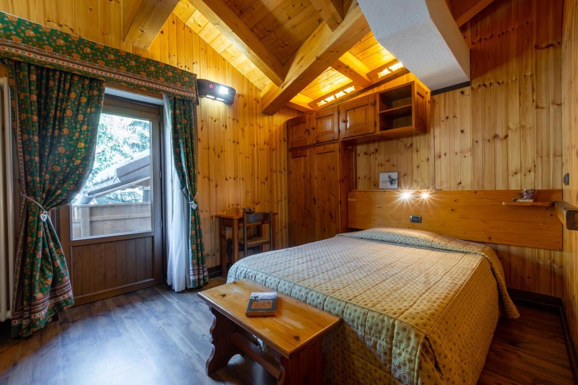 Hotel Bouton D'Or - Cogne Exteriör bild
